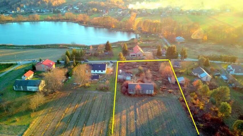 Na sprzedaż siedlisko z domem, stodołą i potencjałem Krzywie, Krzywie  100m2 Foto 1