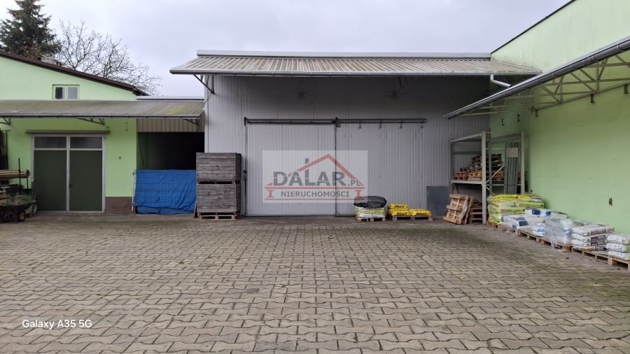 Warka: Obiekt 254 m² z sklepem, wiatą i magazynem Warka  254m2 Foto 1