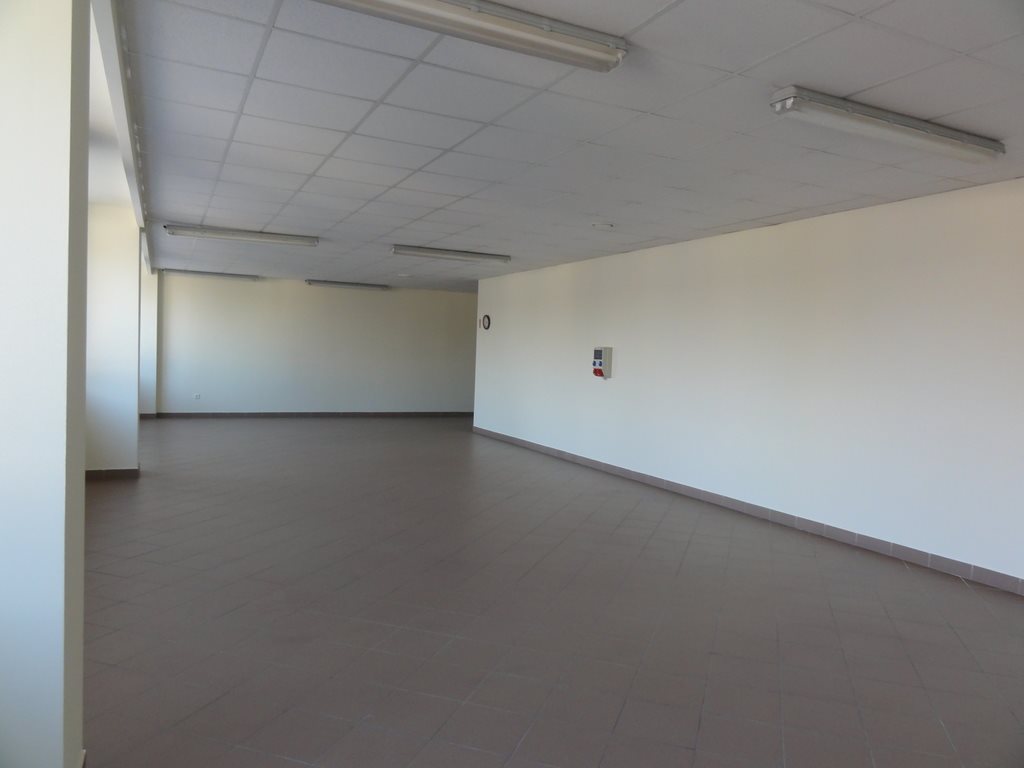 Wynajmę magazyn 250m² z bramami i ochroną w Warszawie Warszawa, Białołęka  250m2 Foto 1