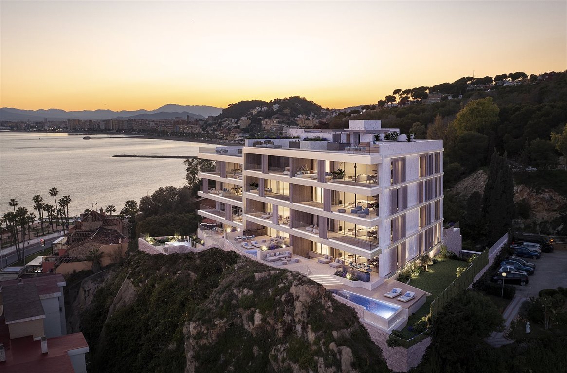 Mieszkanie trzypokojowe na sprzedaż Hiszpania, Malaga, Pedregalejo, Málaga, Málaga  136m2 Foto 1