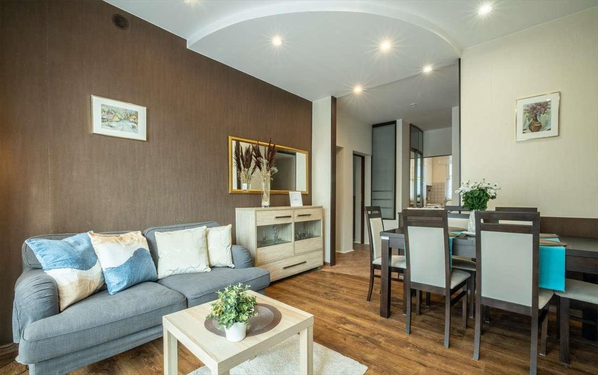 Przestronne 3 pokoje z loggią, blisko parku i szkół Łódź, Bałuty, mjr. Henryka Sucharskiego  69m2 Foto 1