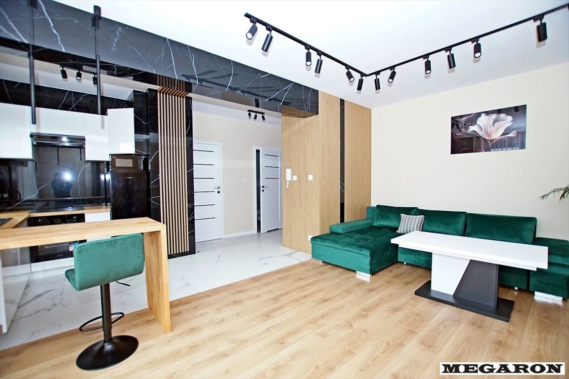 Mieszkanie dwupokojowe na wynajem Częstochowa, Parkitka  46m2 Foto 1