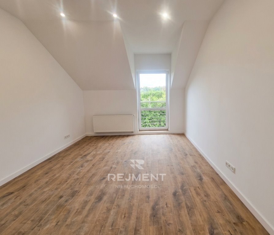 Funkcjonalny lokal 22 m² w centrum Wola Radziszowska: Wola Radziszowska