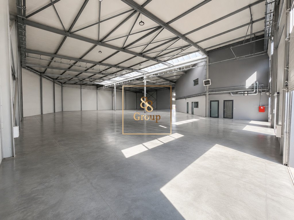 Na wynajem nowoczesny magazyn 1690 m² z biurem w Jawczycach Jawczyce, Poznańska  1 690m2 Foto 1
