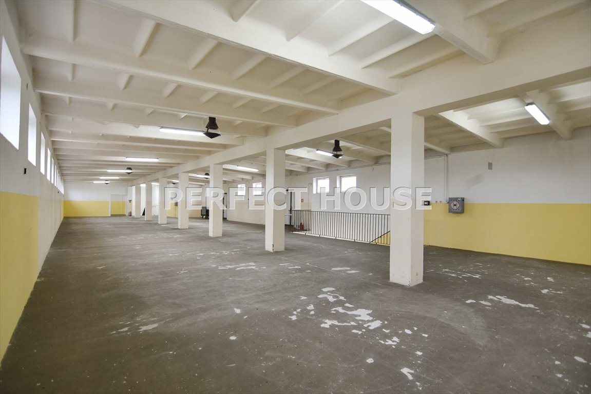 Obiekt produkcyjno-magazynowy 1426 m², dobry stan, atrakcyjna cena Brzózki, Chmielnik  1 426m2 Foto 1