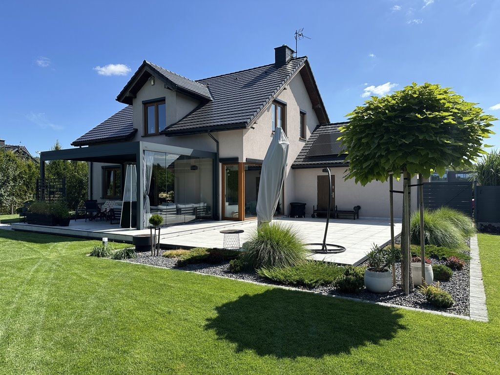 Nowoczesny dom 181 m² z garażem i ogrzewaniem podłogowym Szałsza, Sosnowa  181m2 Foto 1