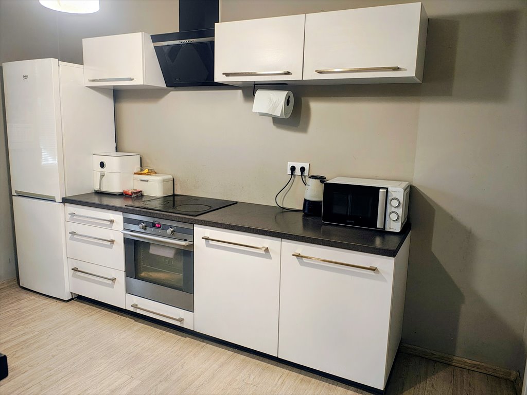 Mieszkanie trzypokojowe na wynajem Strzelce Opolskie  57m2 Foto 1