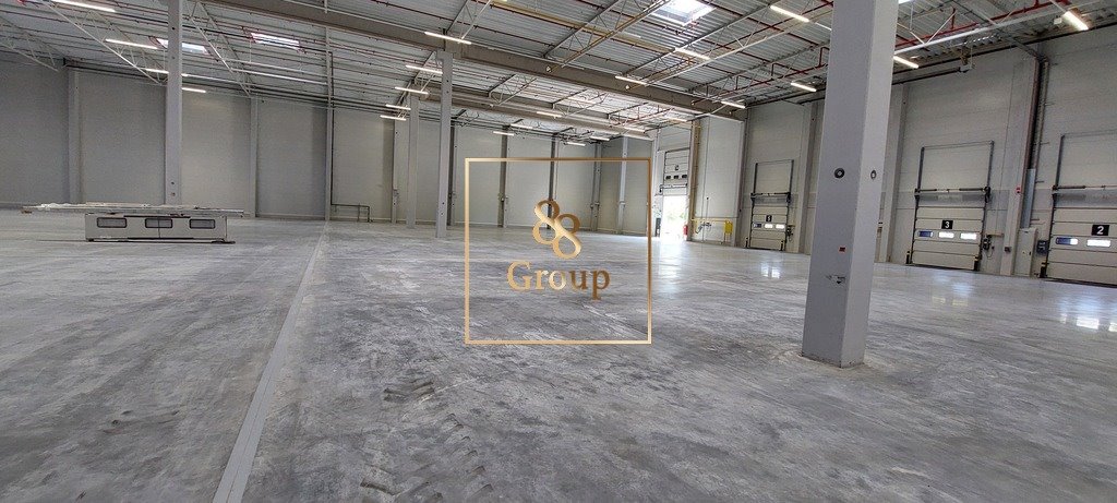 Magazyn 1734 m² z biurami, dokami i ochroną Warszawa, Targówek  1 734m2 Foto 1