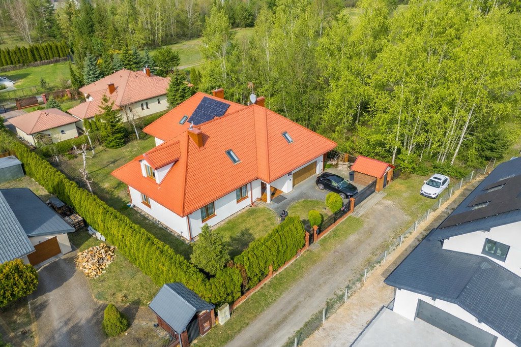 Sprzedam nowoczesny dom 6 pokoi z ogrodem 1000 m² w Borzęcinie Borzęcin Mały, Kosmowska  270m2 Foto 1