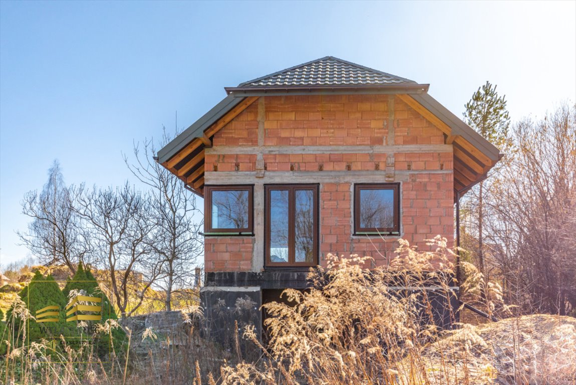 Dom w stanie surowym z dużą działką i rzeką Krężnica Jara  120m2 Foto 1