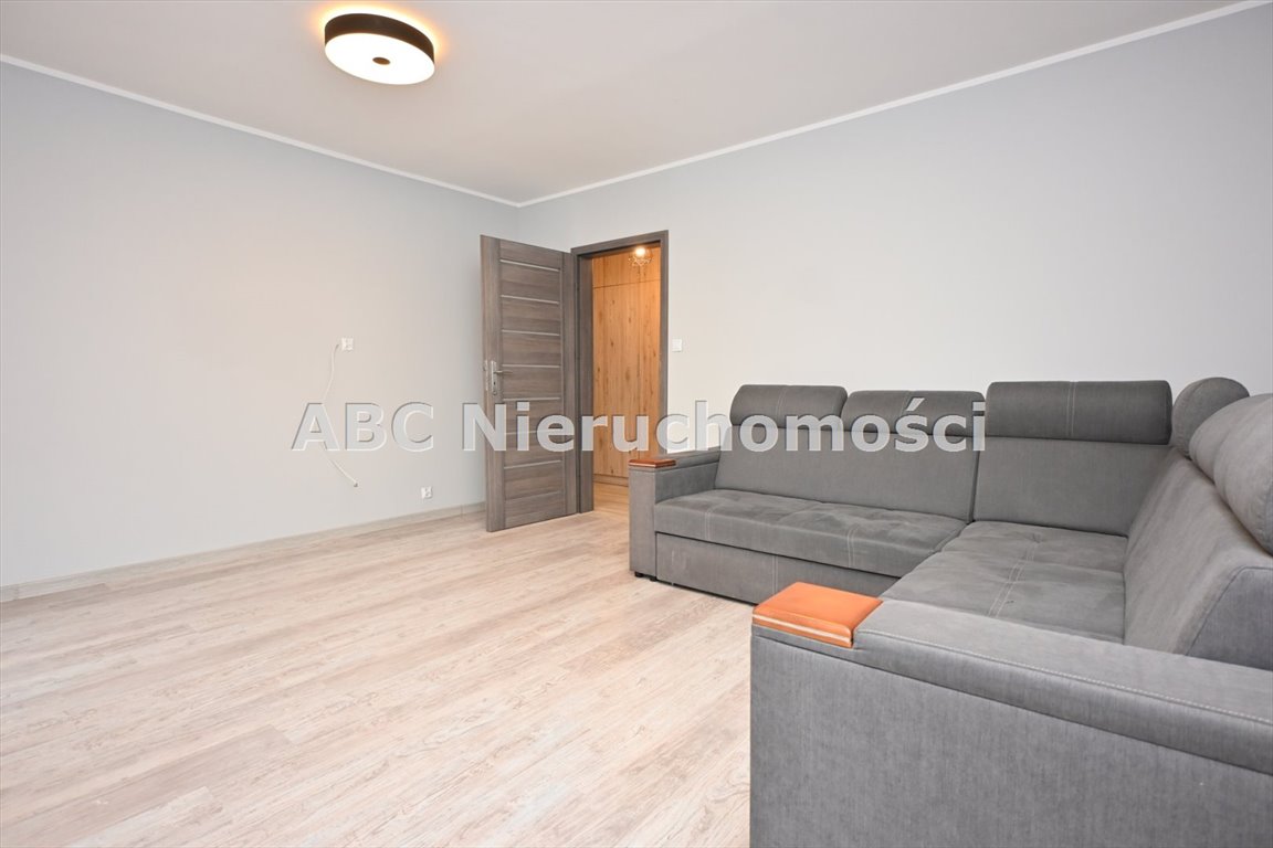 Mieszkanie czteropokojowe  na sprzedaż Piła, Jadwiżyn  74m2 Foto 1