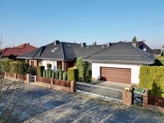 Ekskluzywny dom w Kępie z garażem i strefą usługową Kępa, 1 Maja  326m2 Foto 1