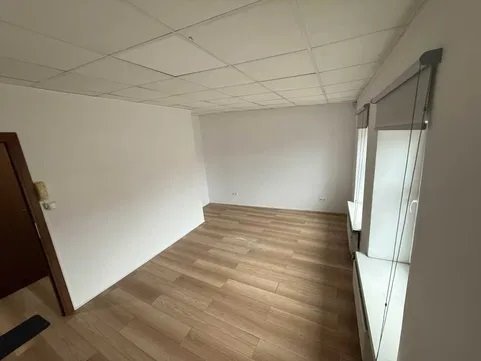 Małe biuro 15m2 w centrum Torunia, dostępne od zaraz Toruń, Chełmińskie Przedmieście, Szosa Chełmińska  16m2 Foto 1