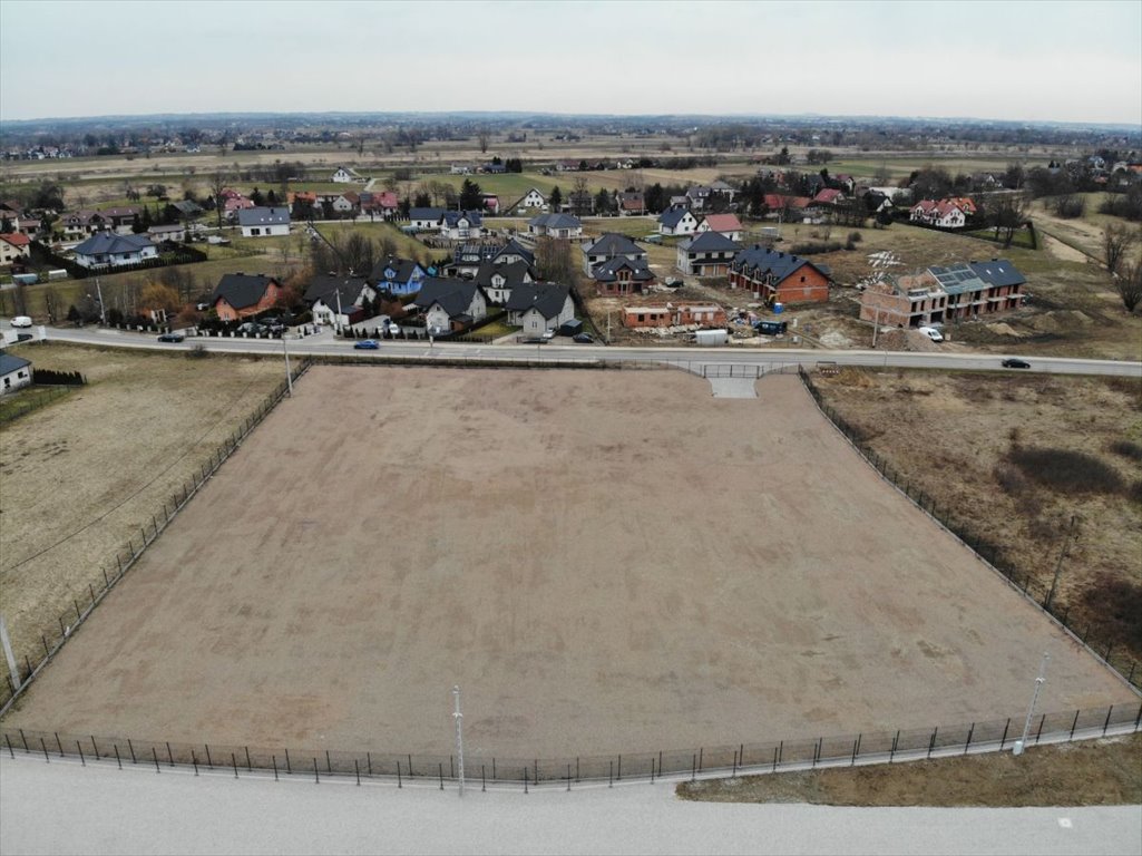 Wynajem placu 7 218 m² w Niepołomicach z oświetleniem Niepołomice, Grabska  7 218m2 Foto 1