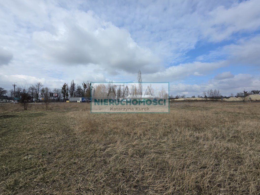 Działka 1987 m² z mediami i WZ na dom w Adamowie Adamów  1 987m2 Foto 1