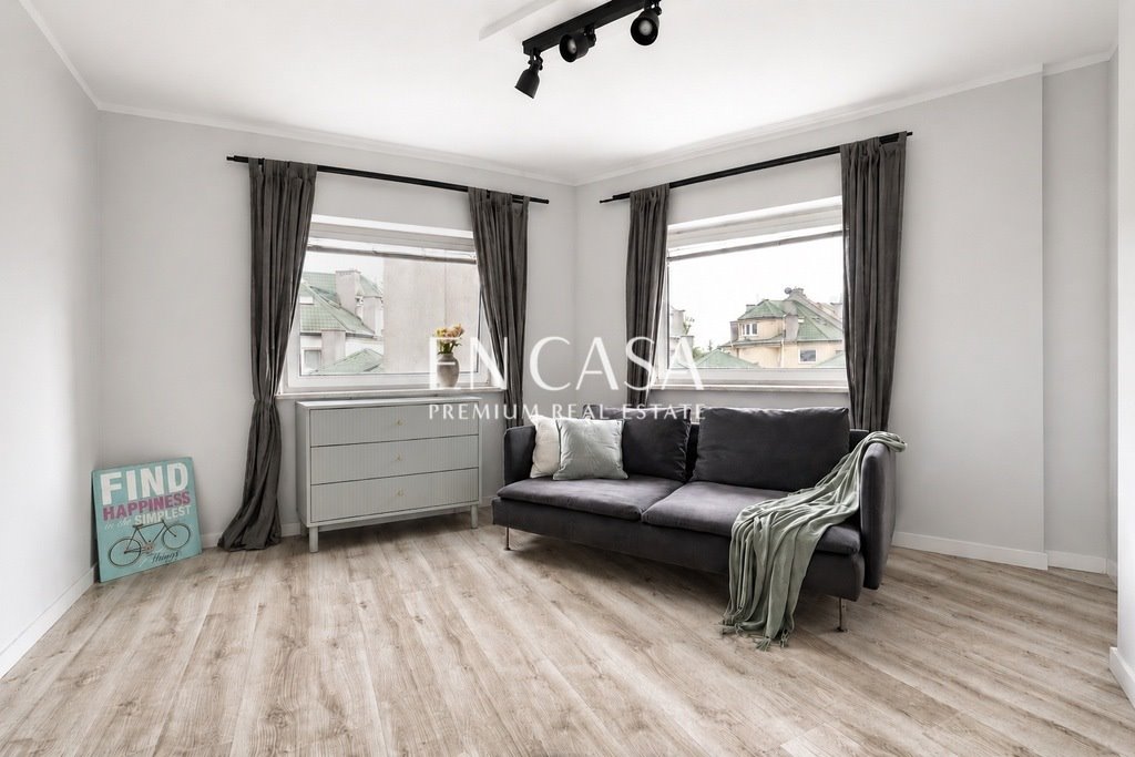 Dwupoziomowe 62 m² w Wawerze z ogródkiem i miejscem Warszawa, Wawer, Heliotropów  62m2 Foto 1