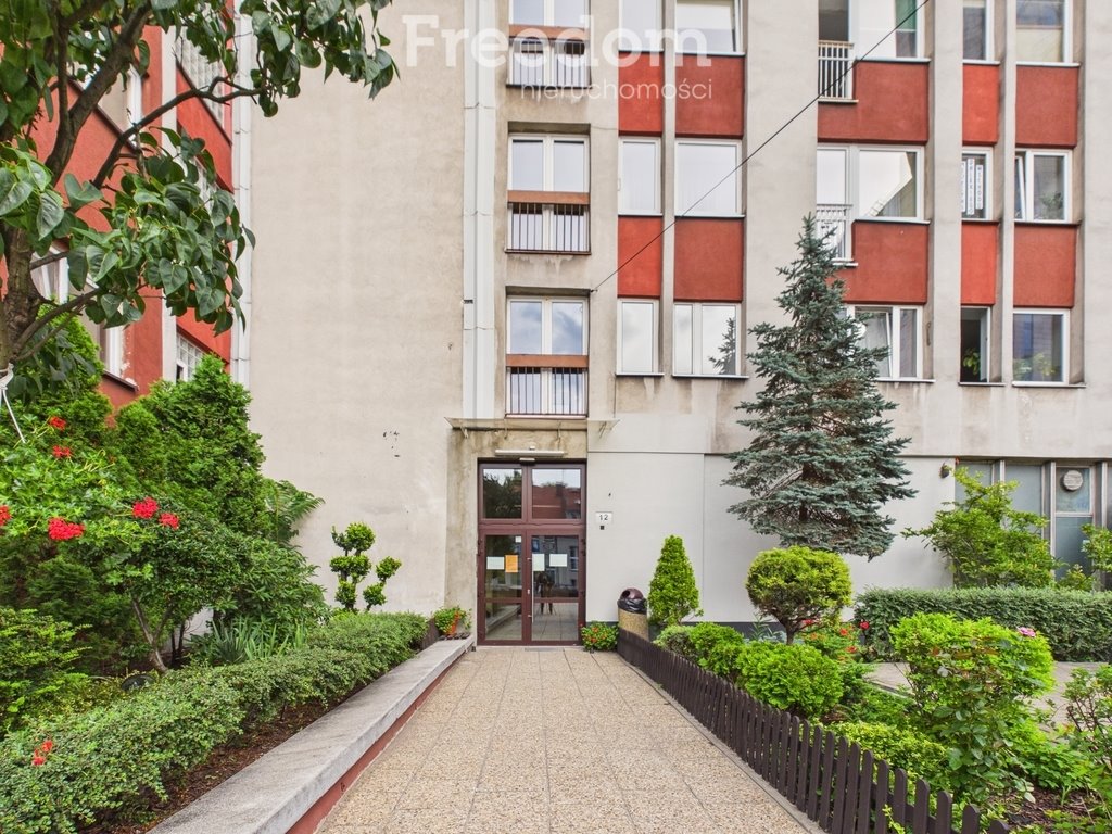 Sprzedam 2-pokojowe mieszkanie 36 m² w centrum Katowic z parkingiem Katowice, Uniwersytecka  36m2 Foto 1