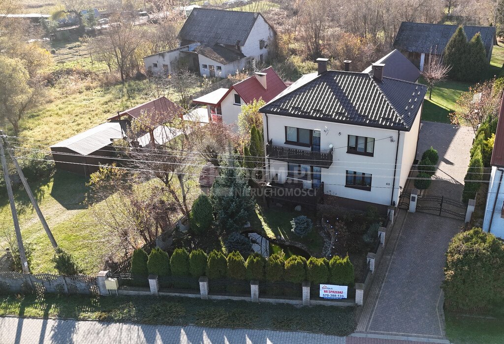 Przestronny dom po remoncie na dużej działce z garażami Niedziałki  180m2 Foto 1