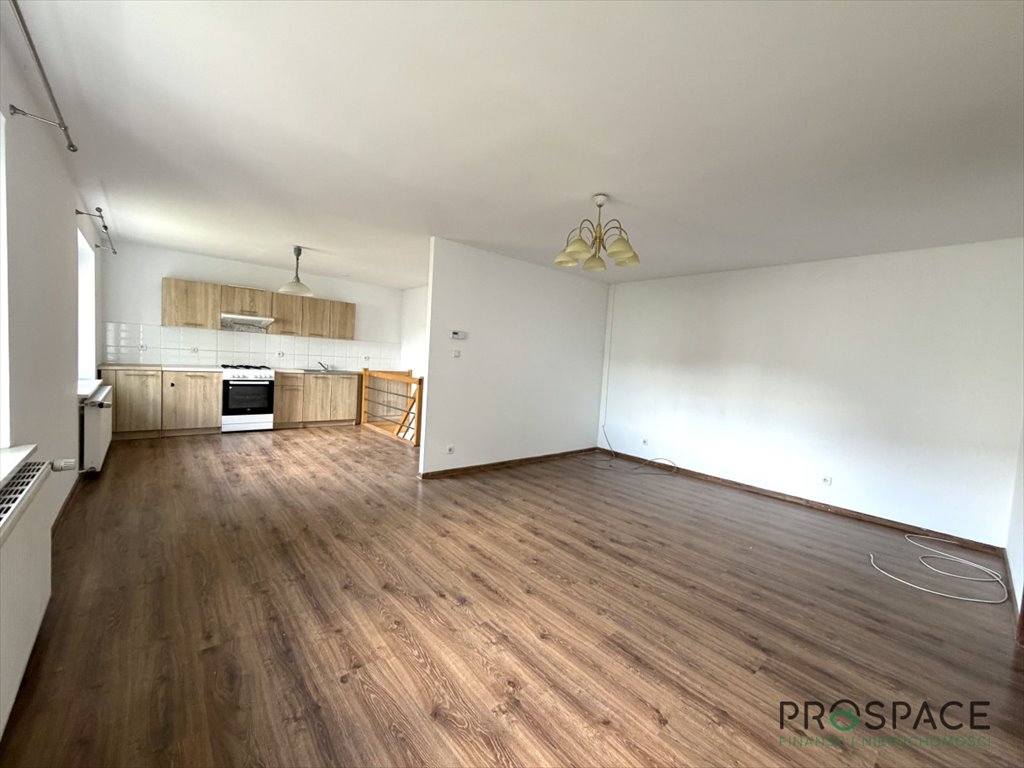 Sprzedam komfortowe 3-pokojowe mieszkanie z podwórkiem i garażem Zbąszyń, Łąkowa  120m2 Foto 1