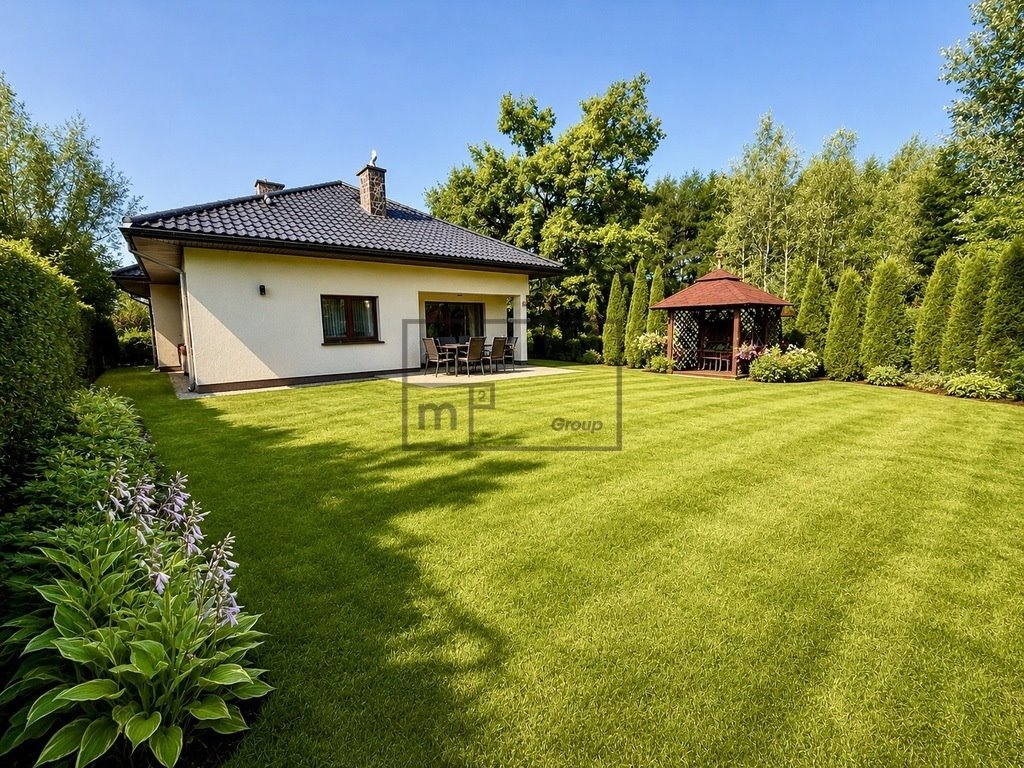 Na sprzedaż przestronny dom 220 m² z ogrodem w Truskawiu Truskaw  220m2 Foto 1