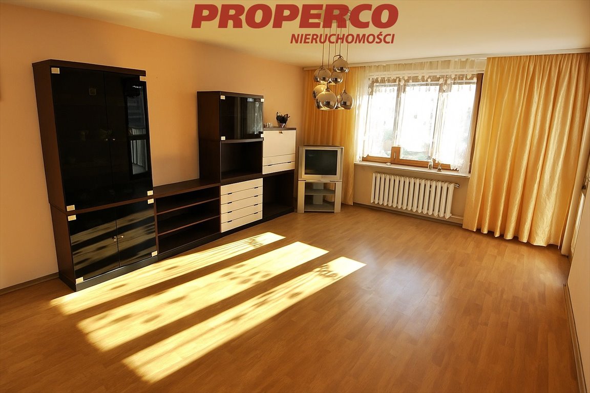 Mieszkanie trzypokojowe na sprzedaż Chmielnik  64m2 Foto 1