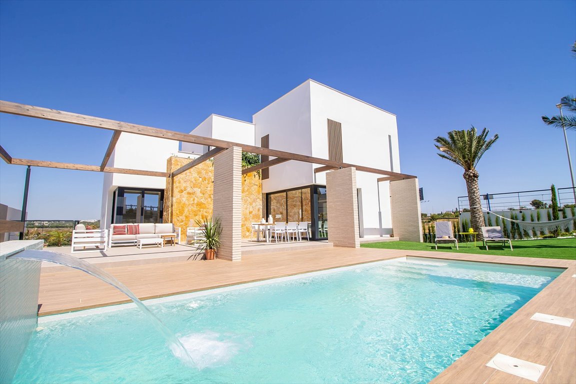 Luksusowa willa 4 pok. z basenem i tarasem w Orihuela Hiszpania, Dehesa de Campoamor, Dehesa de Campoamor, Orihuela, Alicante  270m2 Foto 1