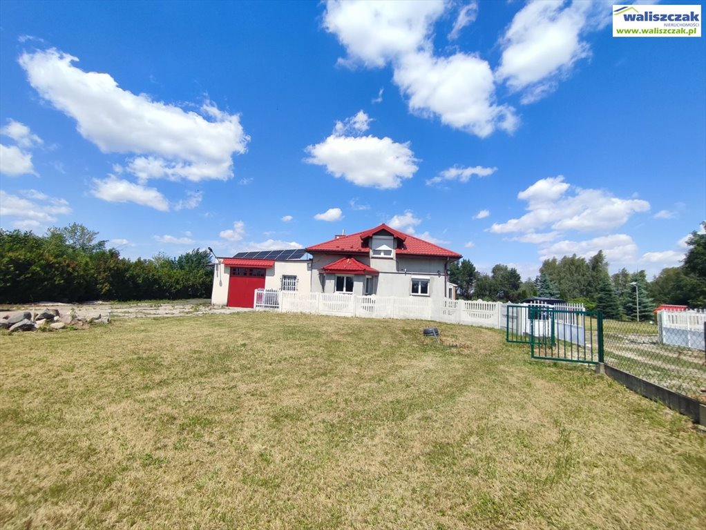 Dom z dużym potencjałem i magazynem 140 m2 w Twardosławicach Twardosławice  478m2 Foto 1