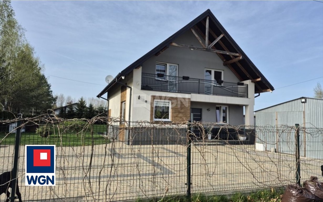 Komfortowy dom z kominkiem, ogrodem i garażami Myszków, Myszków  102m2 Foto 1