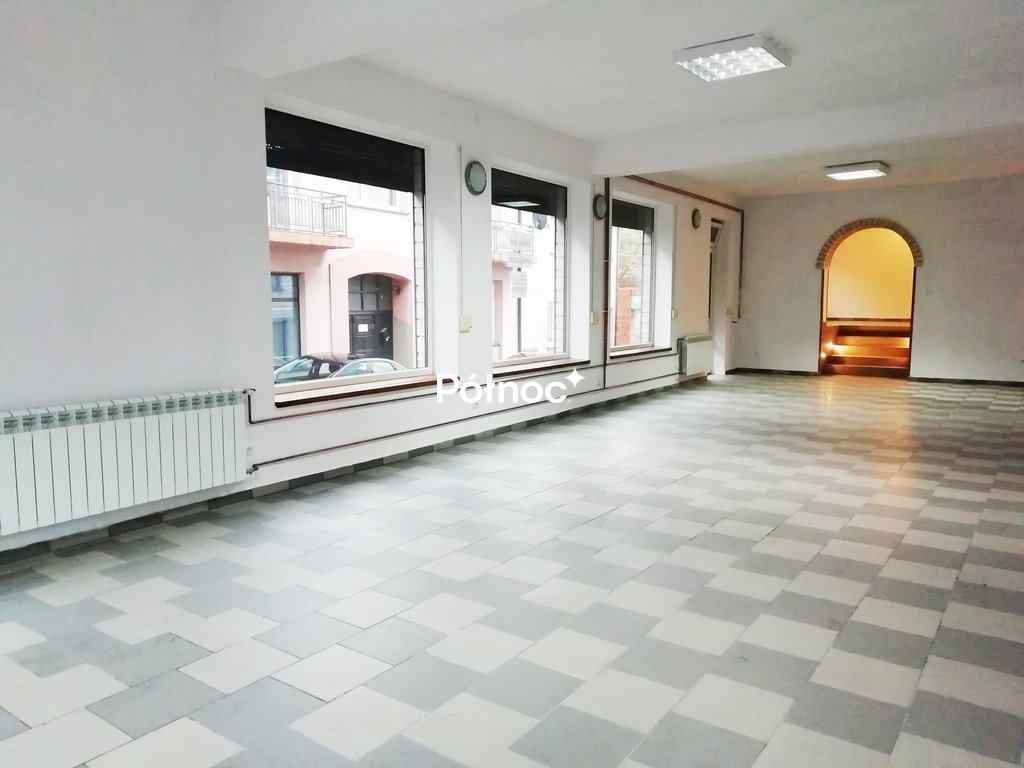 Lokal użytkowy 135 m² z witrynami i socjalem - polecam! Wolbrom  135m2 Foto 1