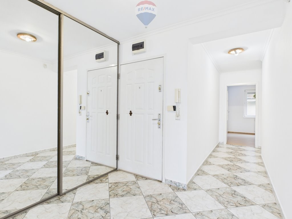 Mieszkanie trzypokojowe na sprzedaż Gdynia, Nowodworcowa  85m2 Foto 1