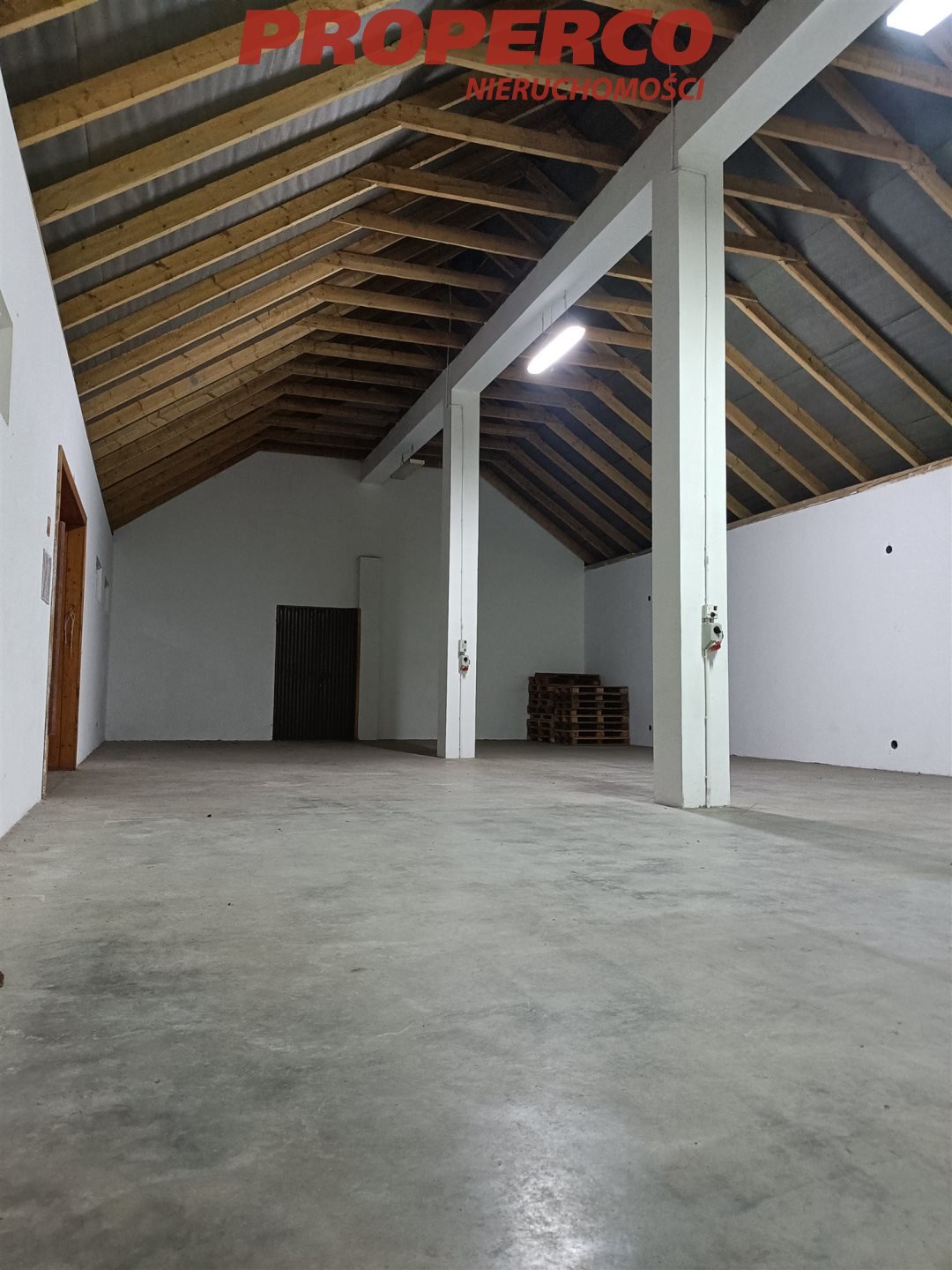 Hala 170 m2 z monitoringiem i parkingiem w Bielinach Bieliny  170m2 Foto 1