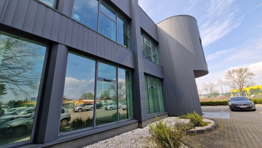 Przestronny lokal biurowy 280 m2 z witrynami i parkingiem Pruszków  280m2 Foto 1