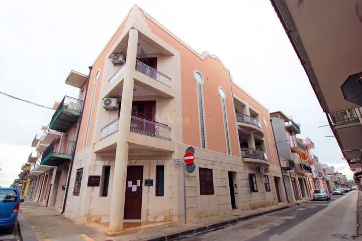 Inwestycyjny obiekt 300 m² w Syrakuzach – gotowe na biznes! Włochy, Enna  300m2 Foto 1