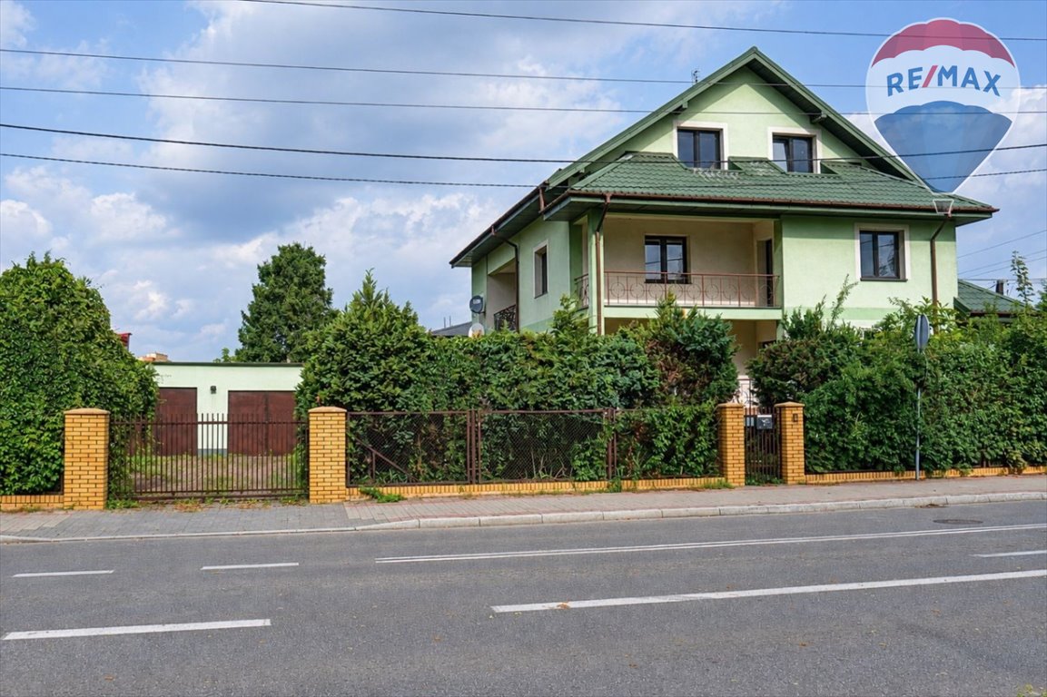 Sprzedam dom z niezależnymi kondygnacjami i garażami w Żyrardowie Żyrardów, Środkowa 45  337m2 Foto 1