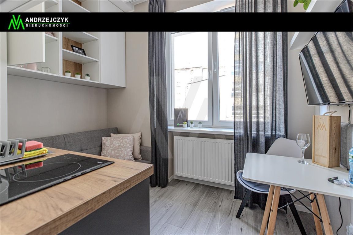 Polecam kawalerkę 15 m² w Gdyni Śródmieście z windą i pełnym wyposażeniem Gdynia, Śródmieście, Śródmieście, ŚWIĘTOJAŃSKA  15m2 Foto 1