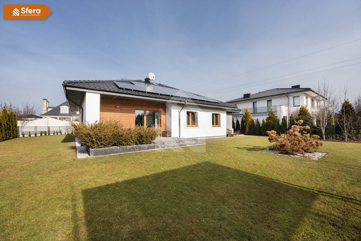 Dom pod lasem z nowoczesnymi rozwiązaniami i dużą działką Niemcz  145m2 Foto 1