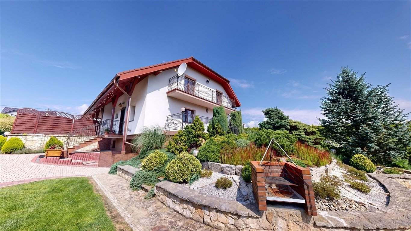 Dom z dwoma niezależnymi częściami i dużą działką 3647 m2 Rybnik, Graniczna  330m2 Foto 1