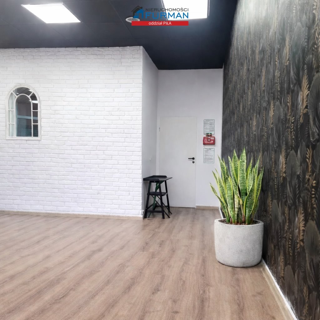 Na sprzedaż lokal handlowo-usługowy 36,5 m² z dużymi witrynami Piła, Zamość  37m2 Foto 1