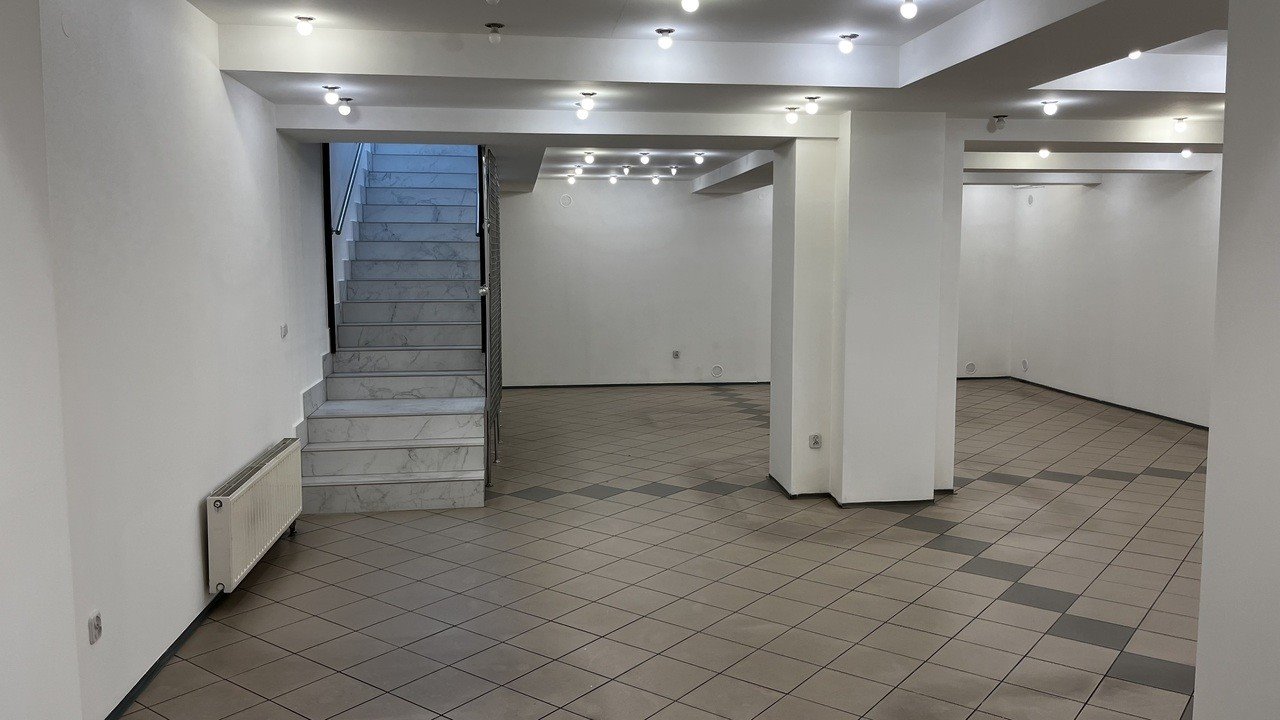 Przestronny lokal 125 m² na rynku w Nowym Targu Nowy Targ, Rynek 32  125m2 Foto 1
