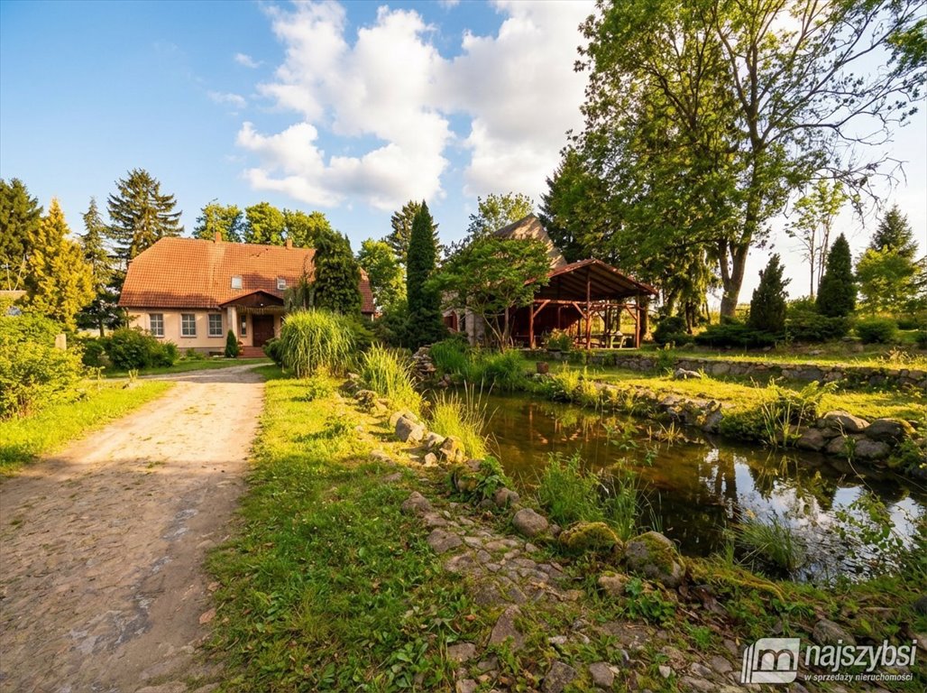 Polecam urokliwą posiadłość z ogrodem i 4 budynkami gospodarczych Świdwin, Oparzno  380m2 Foto 1