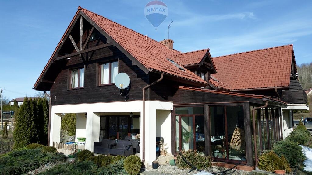 Pensjonat z widokiem na jezioro Ostrzyckie, gotowy biznes Brodnica Dolna, Droga Kaszubska  358m2 Foto 1