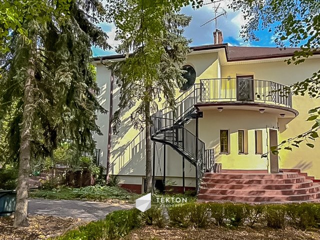 Wyjątkowy dom z dużą działką, basenem i garażem 3 auta Łódź, Polesie, Sanitariuszek  242m2 Foto 1