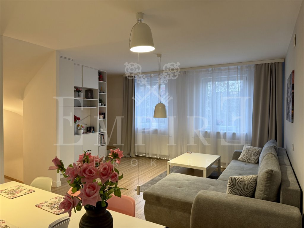 Nowoczesny dom 142 m² z lokalem użytkowym i dużym potencjałem Warszawa, Wesoła, Marii Rodziewiczówny  142m2 Foto 1