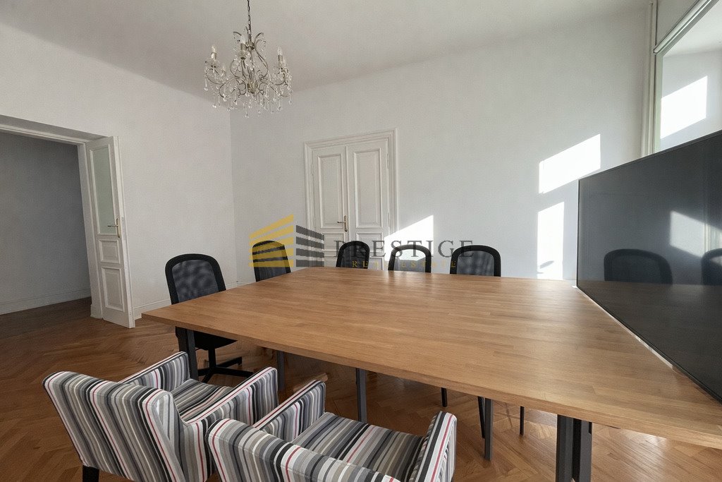Przestronny biuro 82 m² z balkonem i monitoringiem Warszawa, Śródmieście, Wspólna  82m2 Foto 1