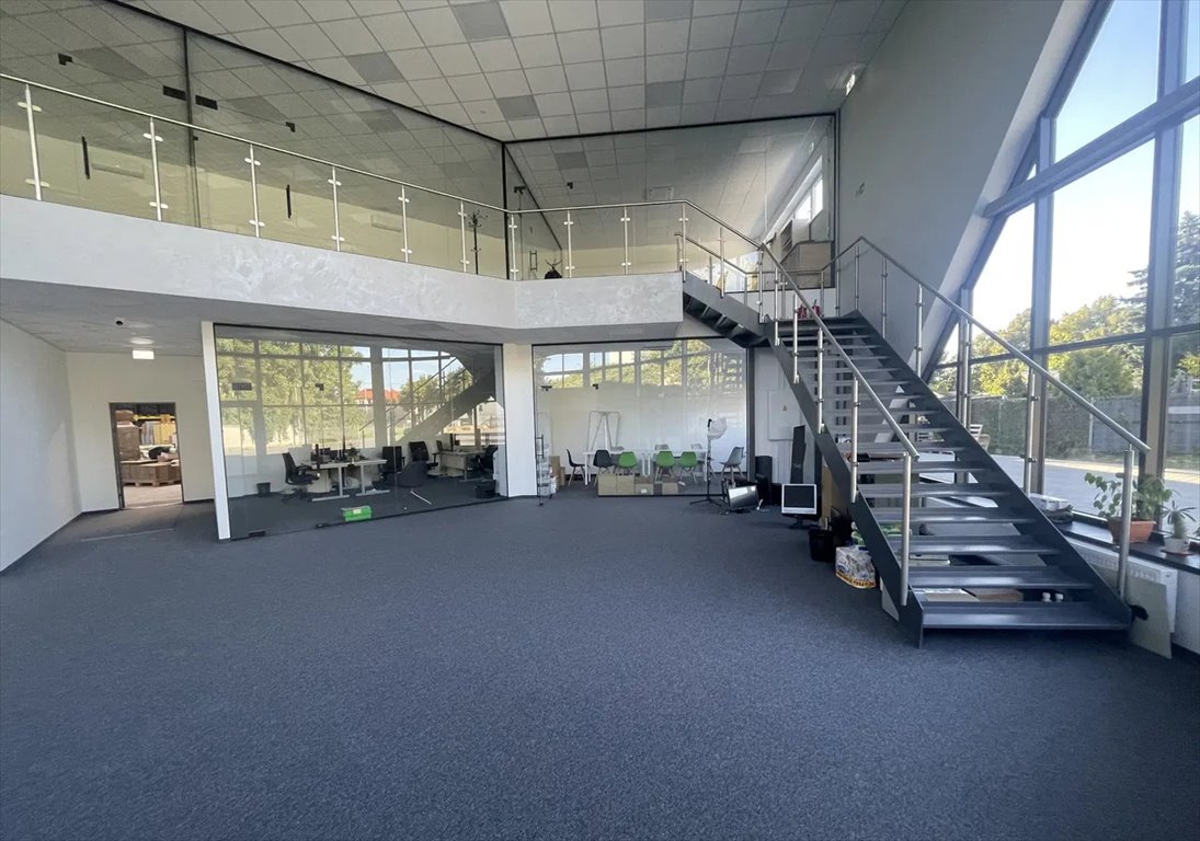 Magazyn 1690 m² z biurami, dużymi bramami - polecam! Jawczyce, Jawczyce  1 690m2 Foto 1