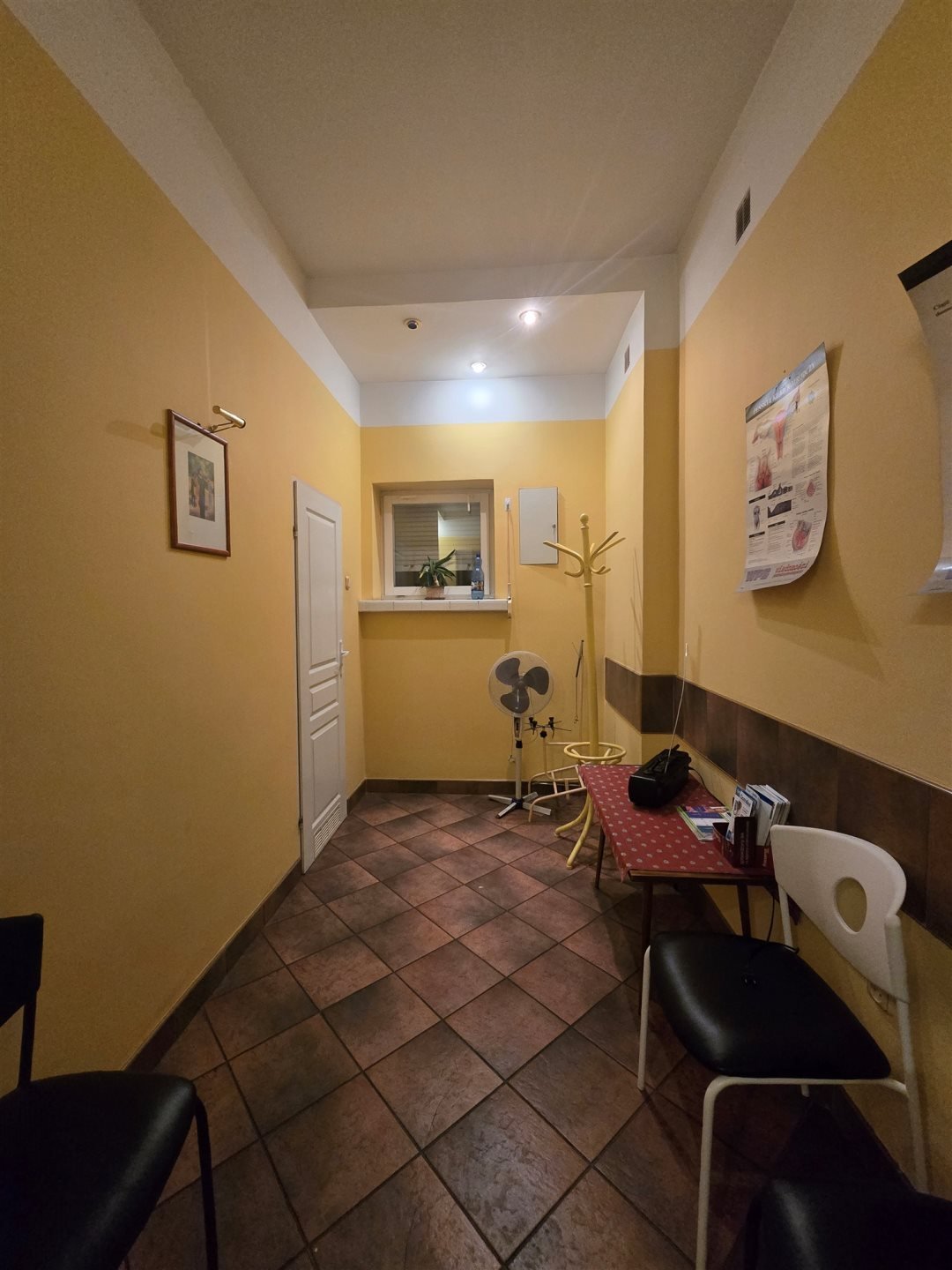 Lokal biurowy 55 m² z tarasem i parkingiem, cicha okolica Zduńska Wola, Żytnia  55m2 Foto 1