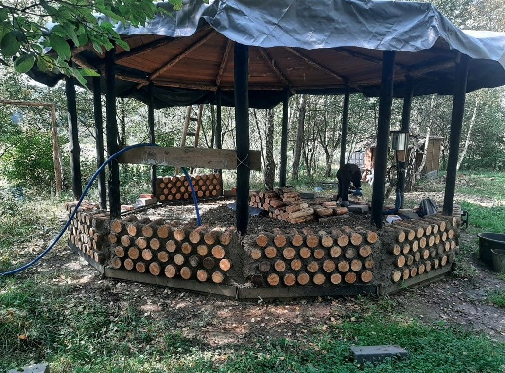 Działka rekreacyjna z budynkiem Cordwood, w otoczeniu lasu Leśniówka  3 900m2 Foto 1