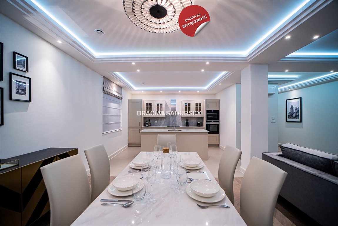 Kamienica w Rynku Żywca po remoncie, 7 pokoi, restauracja Żywiec, Centrum, Rynek  471m2 Foto 1