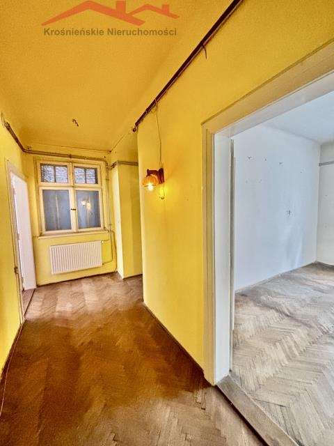 Lokal usługowy 75m² w centrum Krosna, do remontu - polecam! Krosno, Śródmieście  75m2 Foto 1