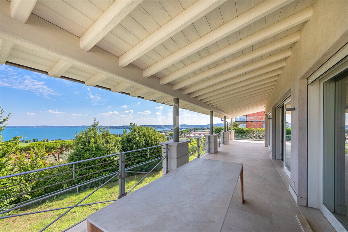 Dom na sprzedaż Włochy, Moniga del Garda  470m2 Foto 1